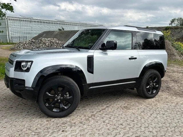 Land Rover Defender (2021) — foto 1