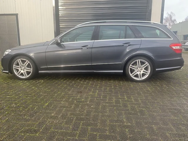Mercedes-Benz E-Klasse (2010) — foto 1