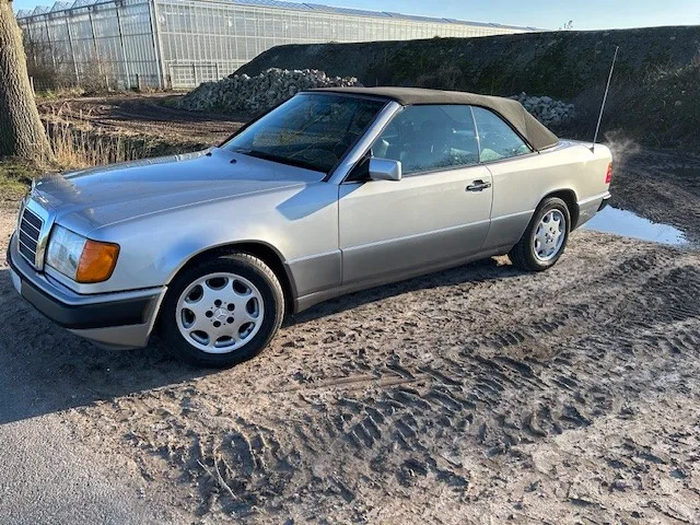 Mercedes-Benz 300-Serie (1992) — foto 1