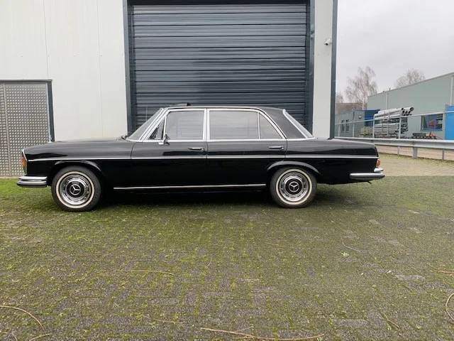 Mercedes-Benz 300-Serie (1970) — foto 1