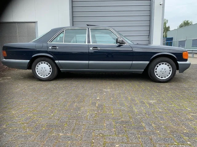 Mercedes-Benz 300-Serie (1986) — foto 1