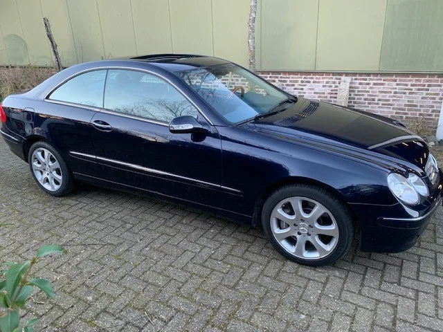 Mercedes-Benz CLK-Klasse (2002) — foto 1