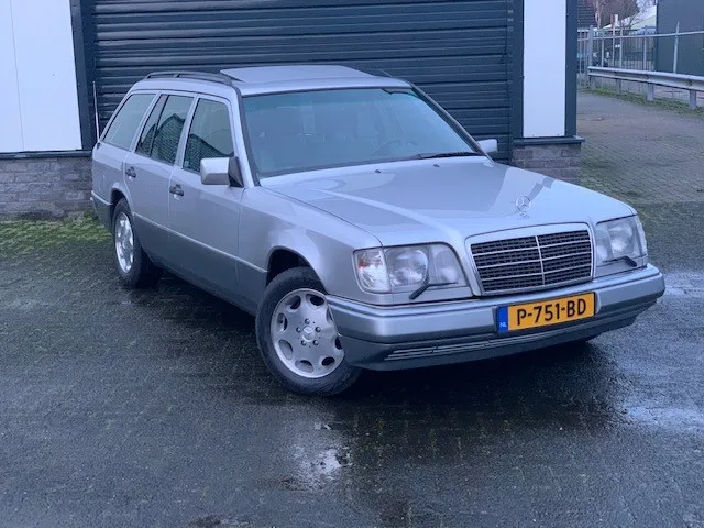 Mercedes-Benz E-Klasse (1995) — foto 1