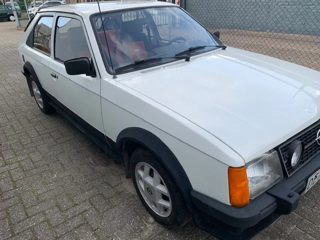 Opel Kadett (1982) — foto 1