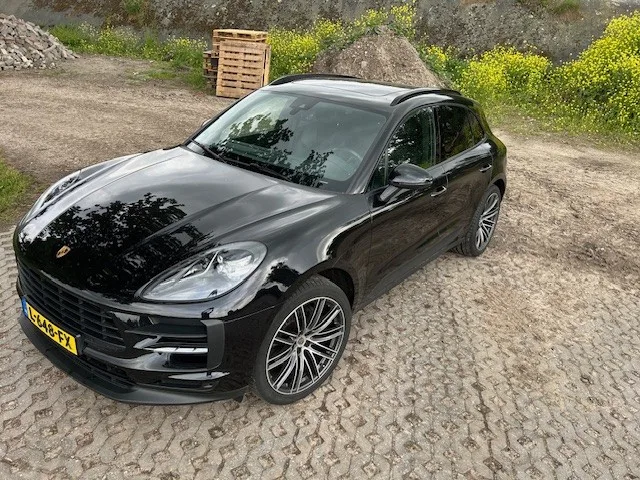 Porsche Macan (2021) — foto 1