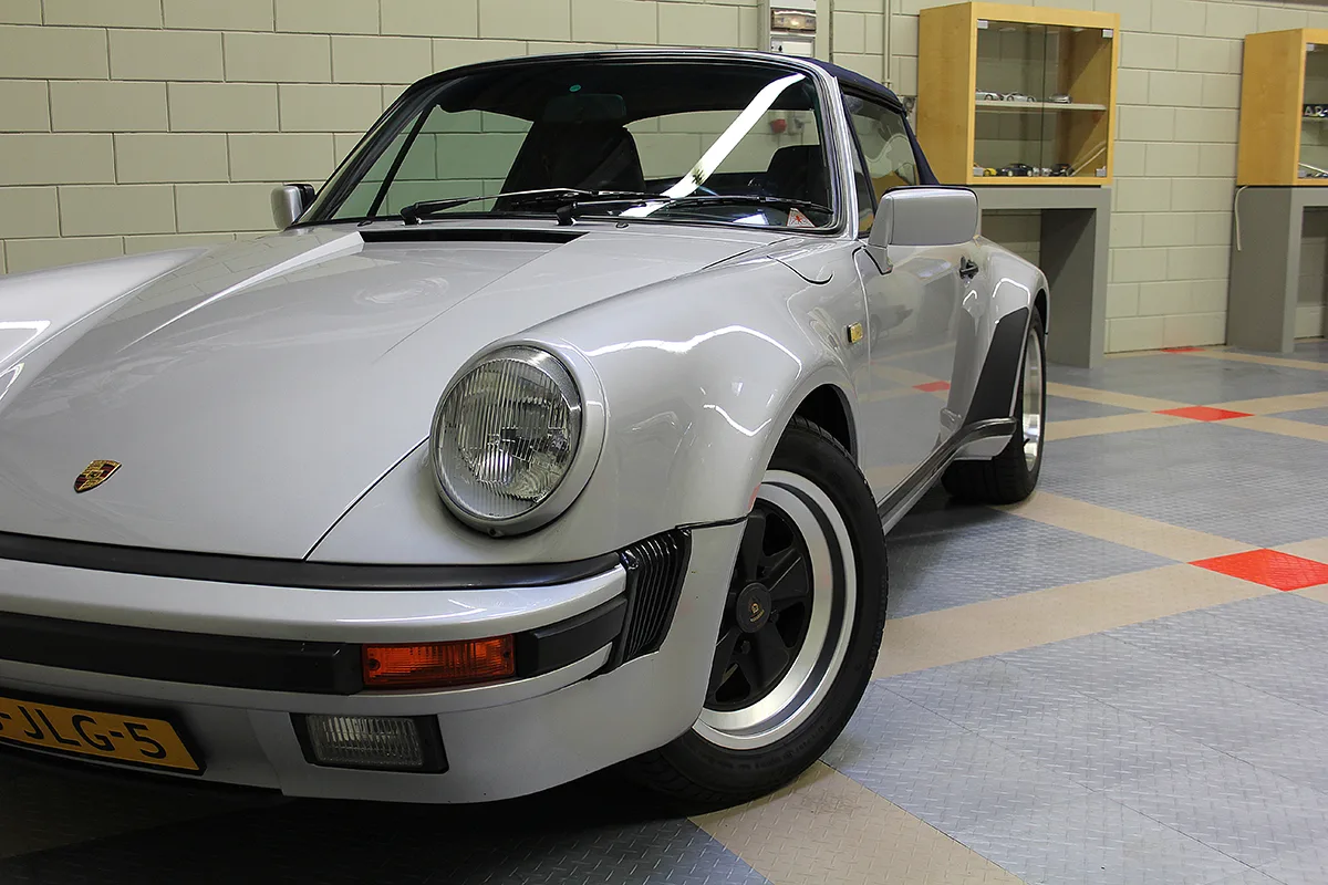 Porsche 911 (1987) — foto 1