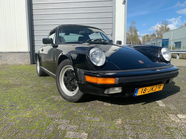 Porsche 911 (1988) — foto 1