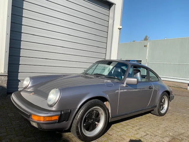 Porsche 911 (1988) — foto 1