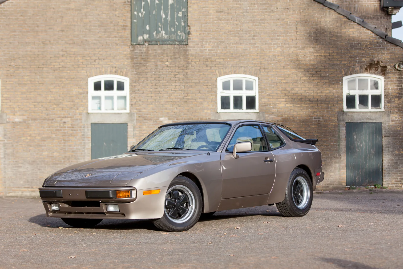 Porsche 944 (1982) — foto 1