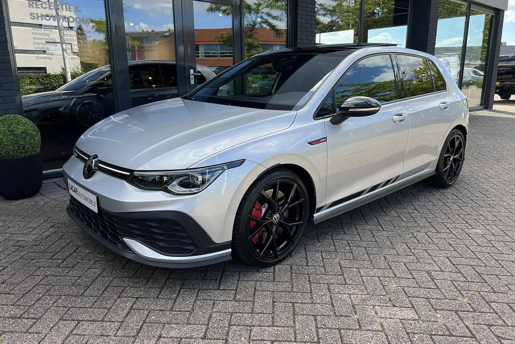 Volkswagen Golf (2022) — foto 1