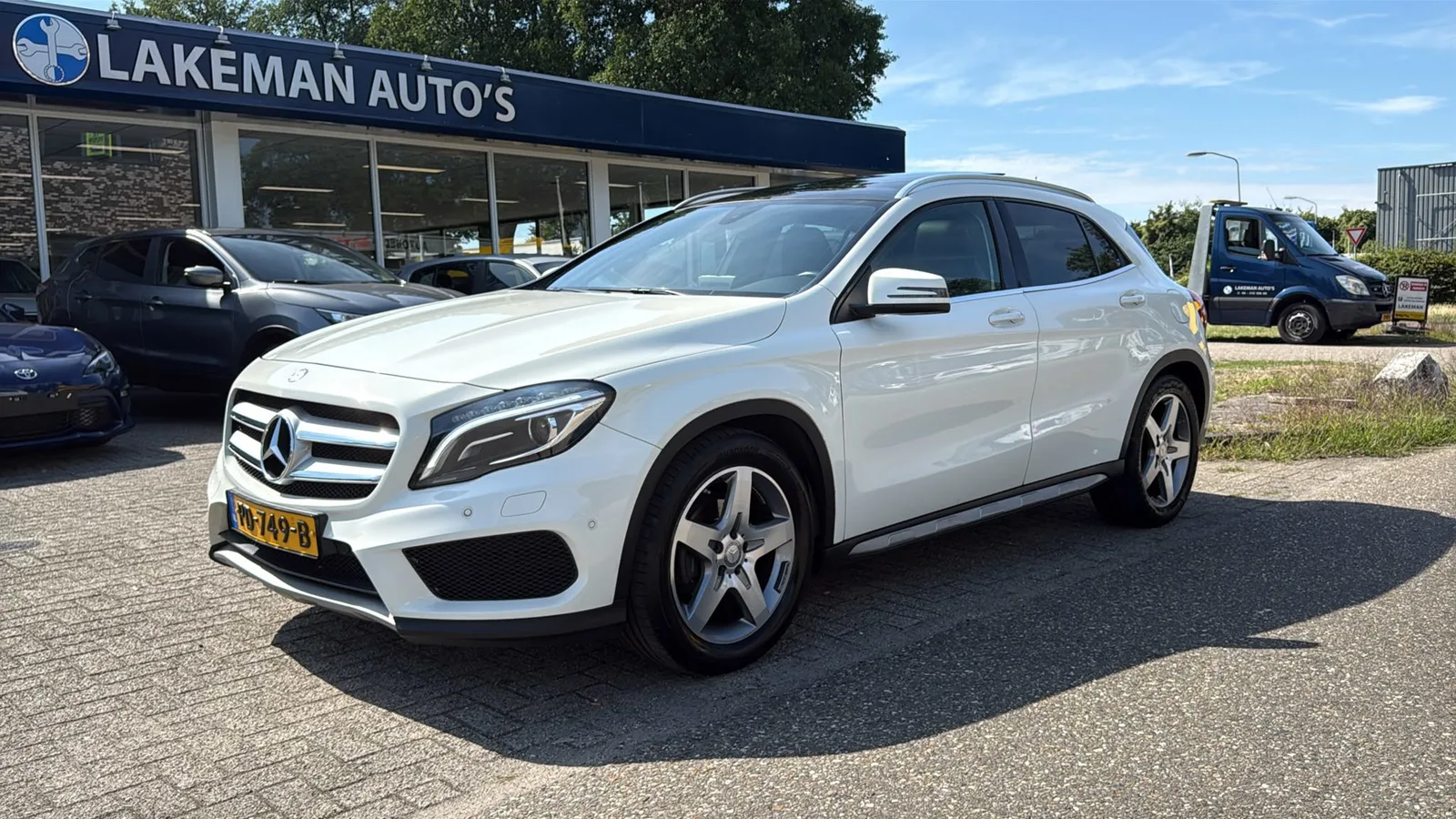Mercedes-Benz GLA (2015) — foto 1