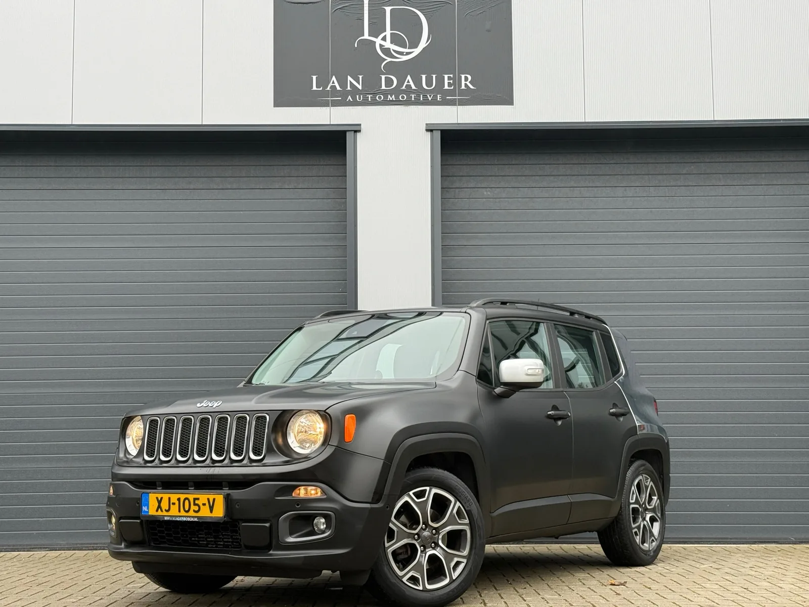 Jeep Renegade (2016) — foto 1