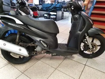 Suzuki UX 150 (2010) — foto 1