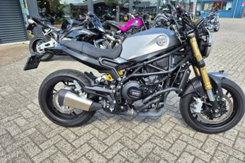 Benelli Leoncino 800 (2023)
