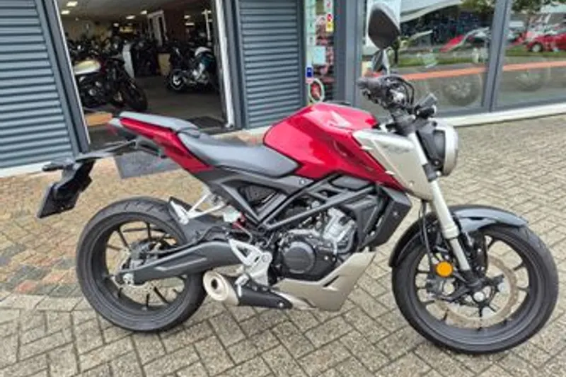 Honda CB125R (2020)