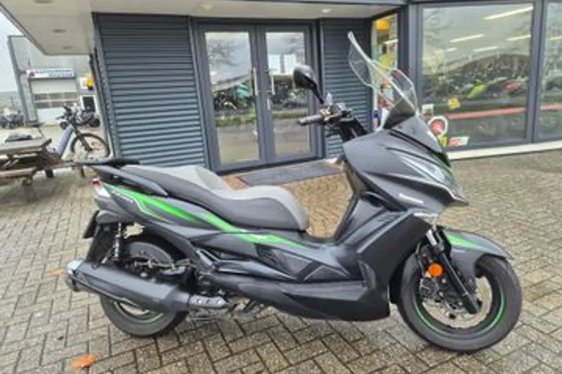 Kawasaki J 300 (2019)