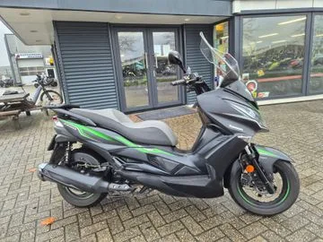 Kawasaki J 300 (2019) — foto 1