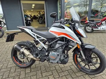 KTM Duke 390 (2022) — foto 1
