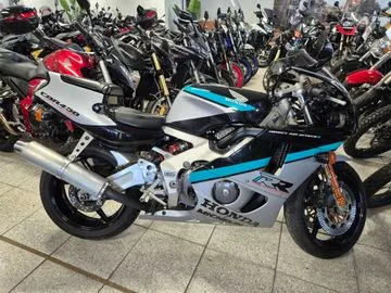 Honda CBR 400RR (1992) — foto 1