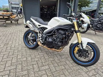 Triumph Speed Triple (2006) — foto 1