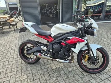 Triumph Street Triple R (2013) — foto 1