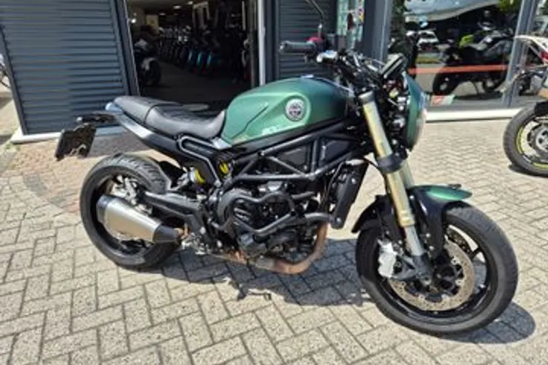 Benelli Leoncino 800 (2022)