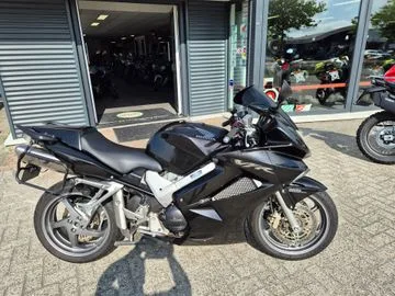 Honda VFR800 (2008) — foto 1