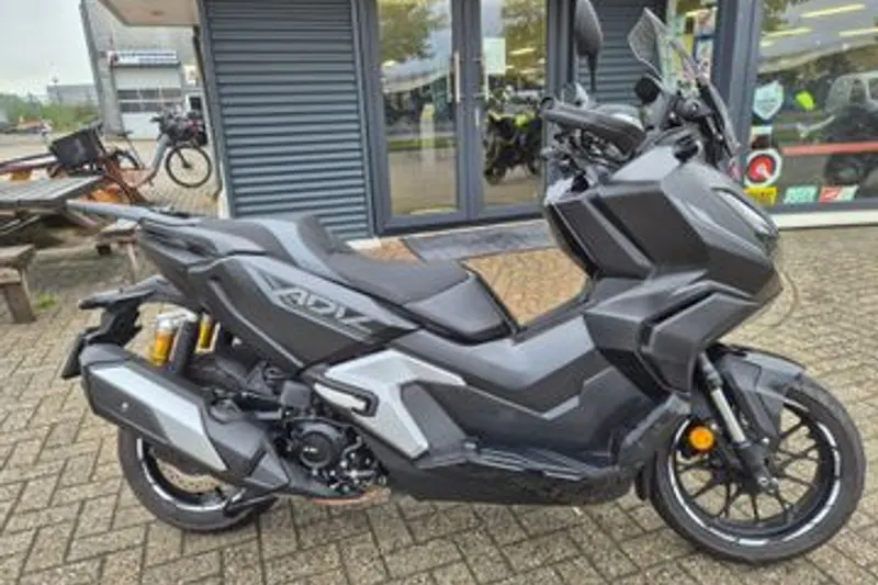Honda Adv 350 (2025)