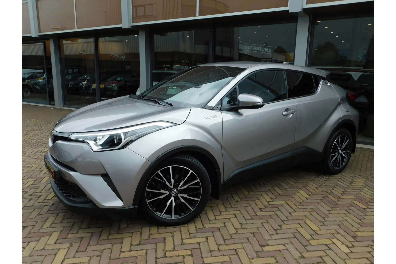 Toyota C-HR (2018) — foto 1