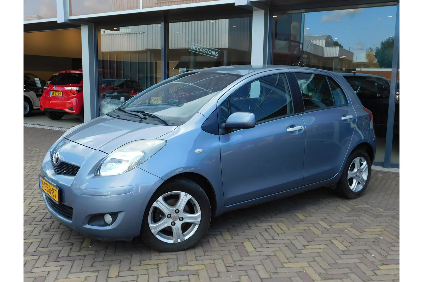 Toyota Yaris (2011) — foto 1