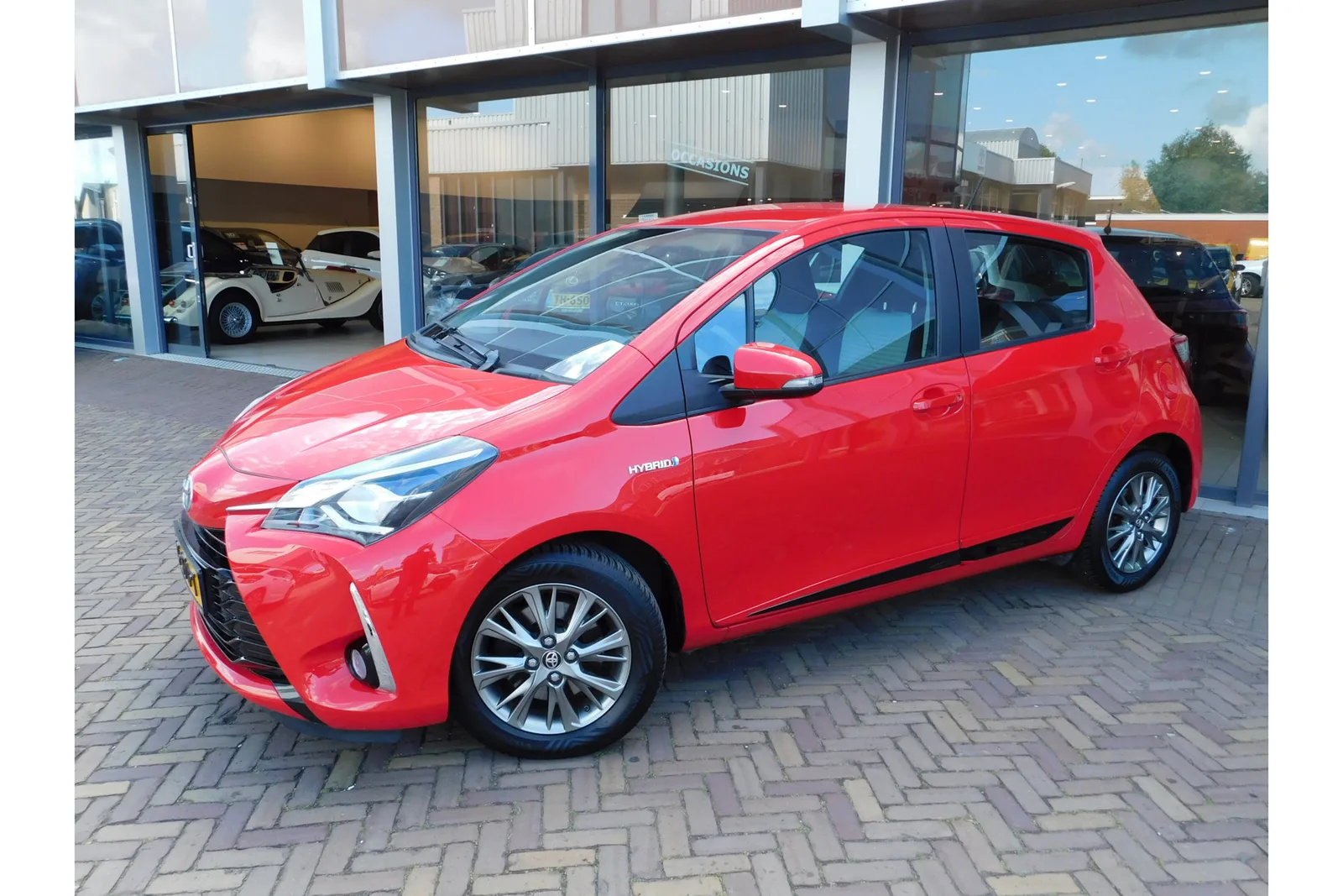 Toyota Yaris (2017) — foto 1
