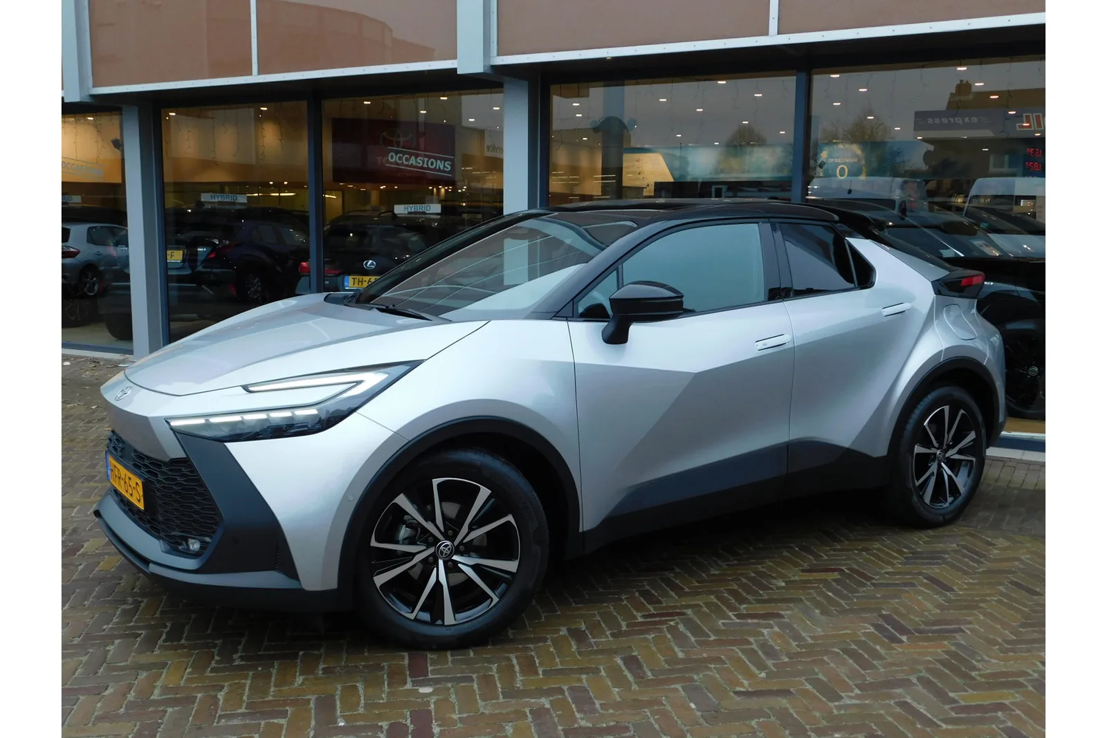 Toyota C-HR (2025) — foto 1