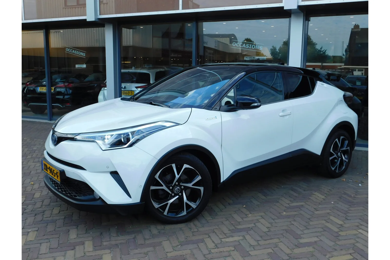 Toyota C-HR (2019) — foto 1
