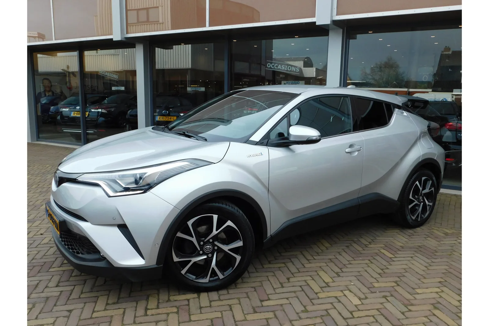 Toyota C-HR (2019) — foto 1