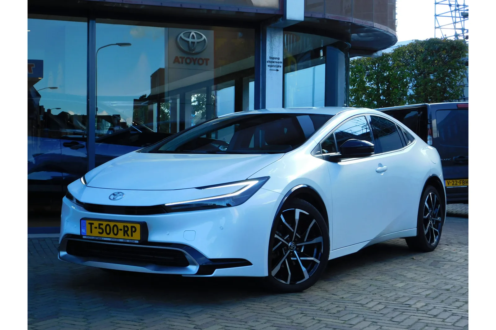 Toyota Prius (2023) — foto 1