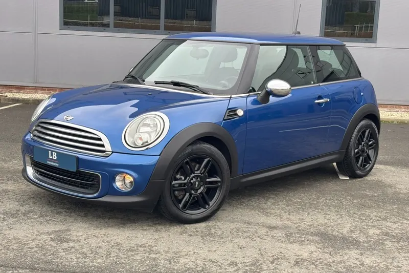 MINI 1 6 Holland Street Navibluetooth (2013)