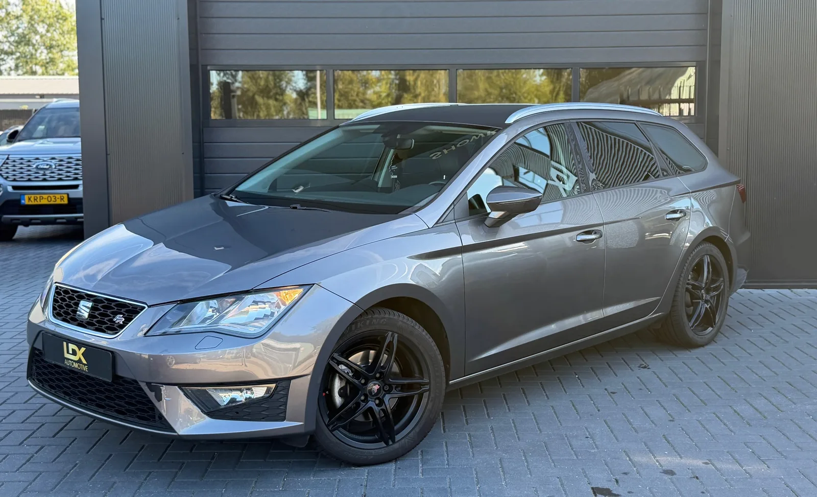 SEAT Leon (2016) — foto 1