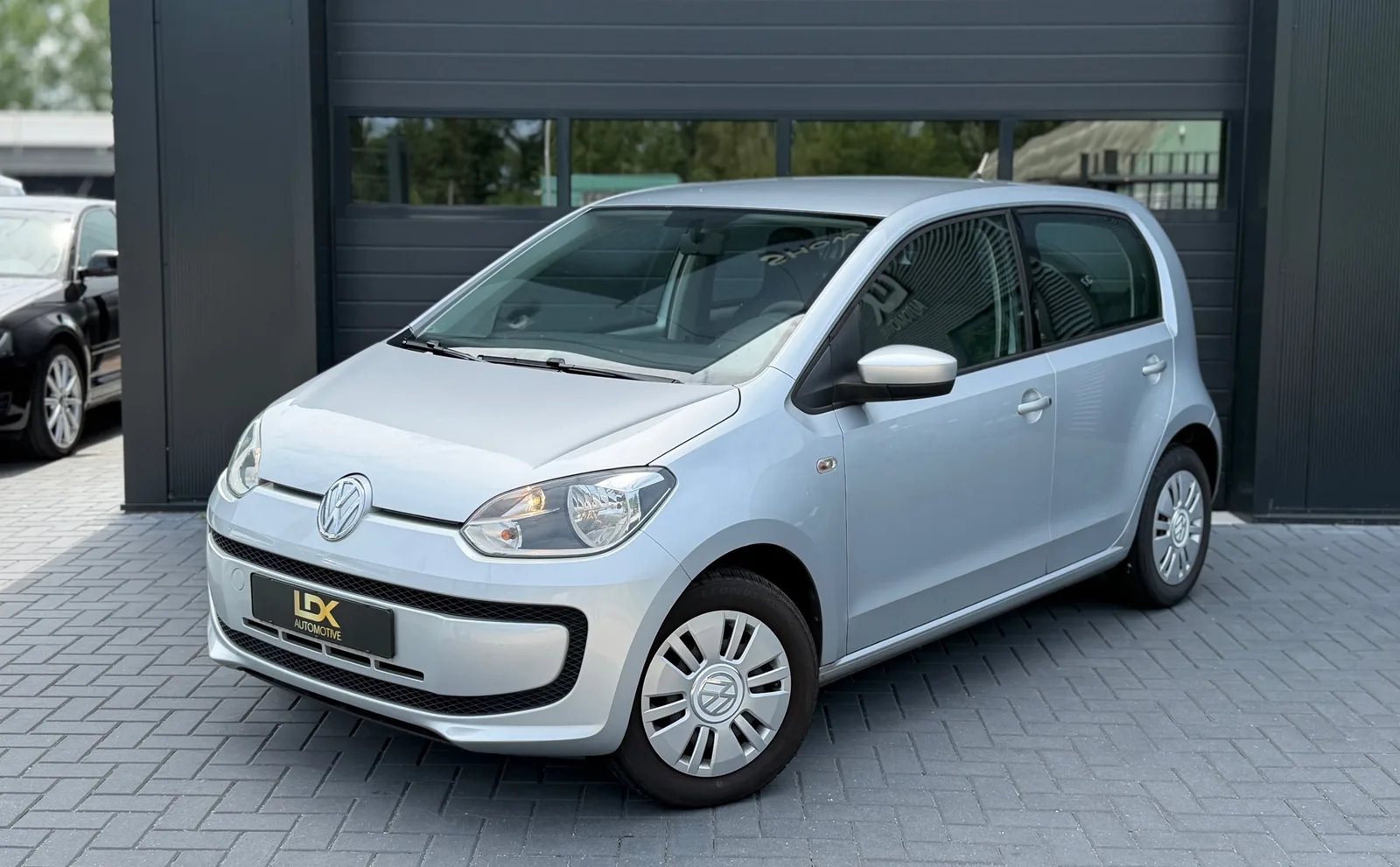 Volkswagen Up! (2013) — foto 1