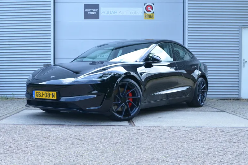 Tesla Model 3 (2024)