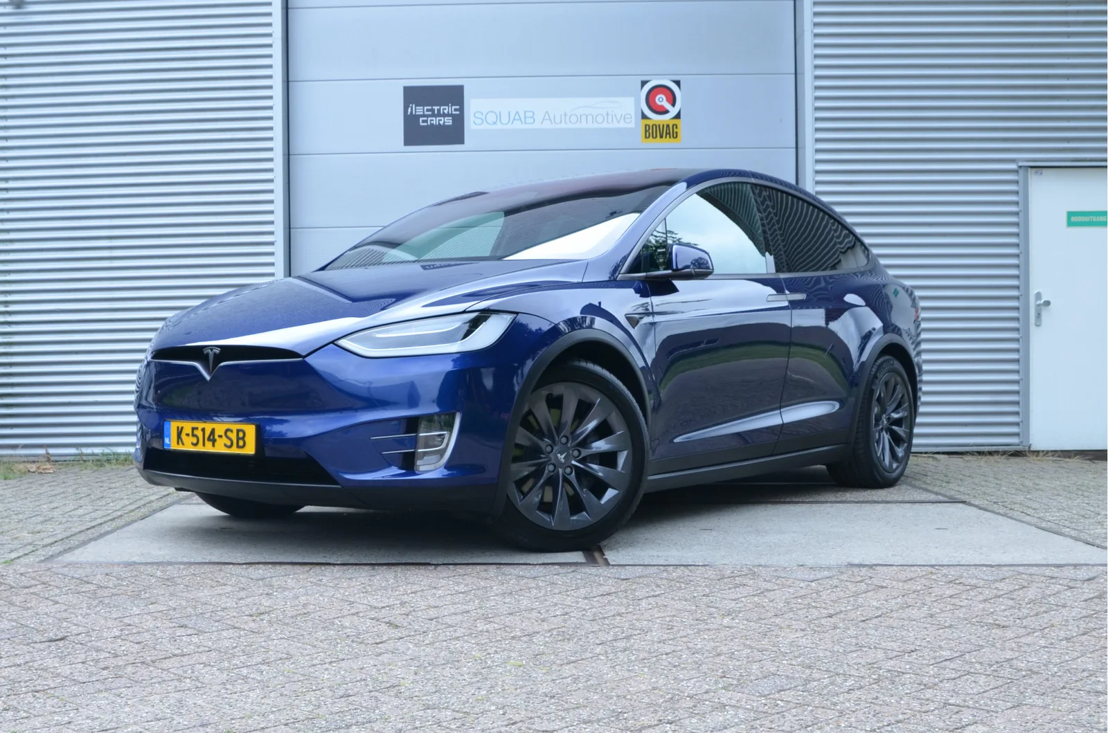 Tesla Model X (2018) — foto 1