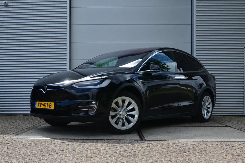 Tesla Model X (2019)