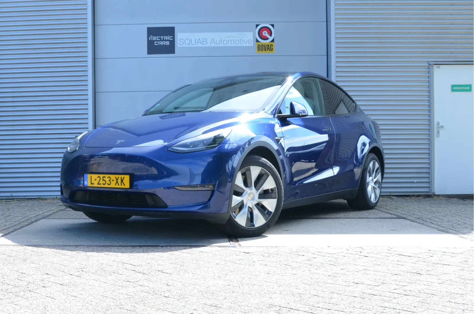 Tesla Model Y (2021) — foto 1