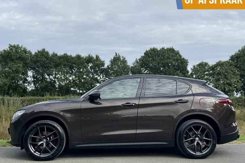 Alfa Romeo Stelvio (2019)