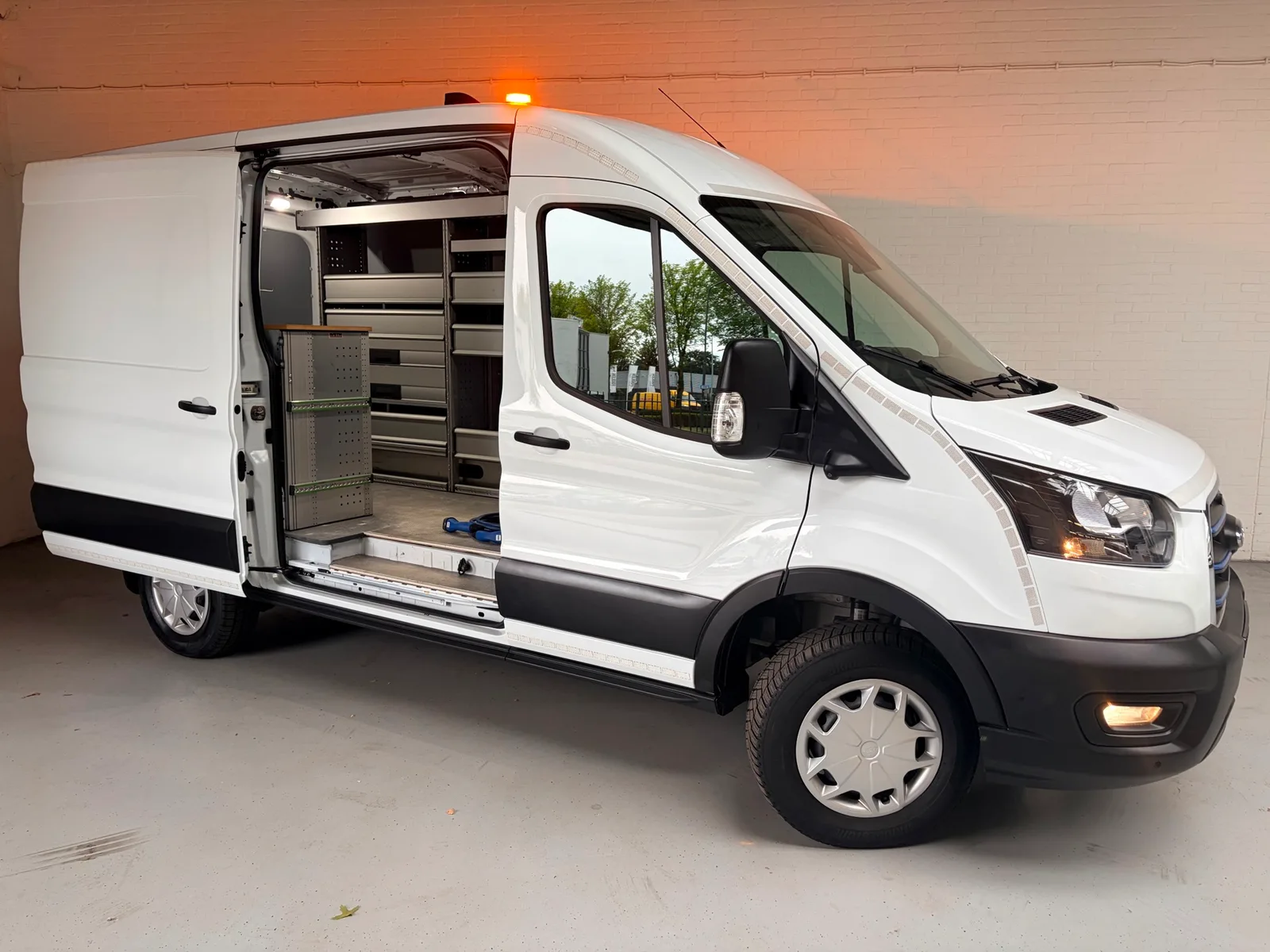 Ford E-Transit (2023) — foto 1