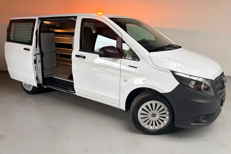 Mercedes-Benz eVito (2023)