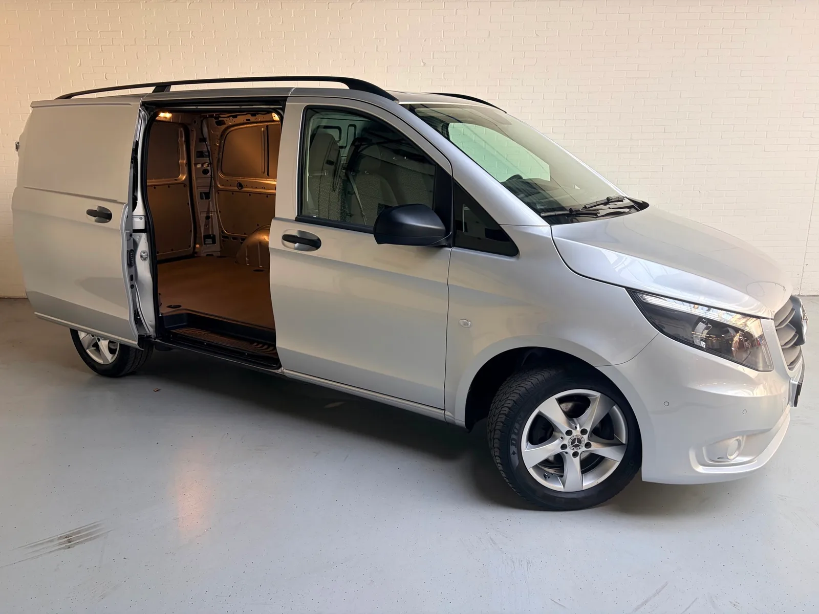 Mercedes-Benz Vito (2023) — foto 1