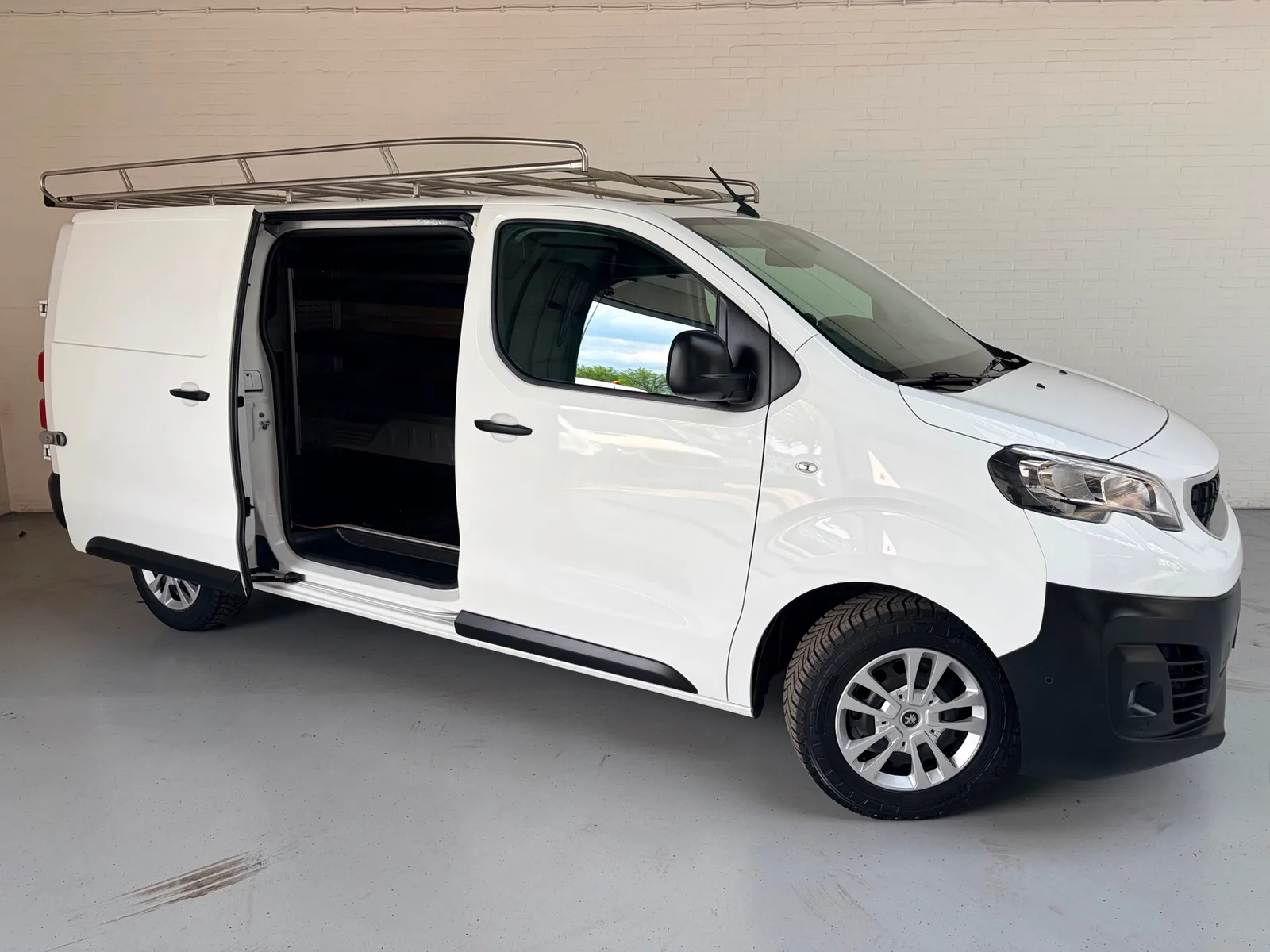Peugeot Expert (2021) — foto 1