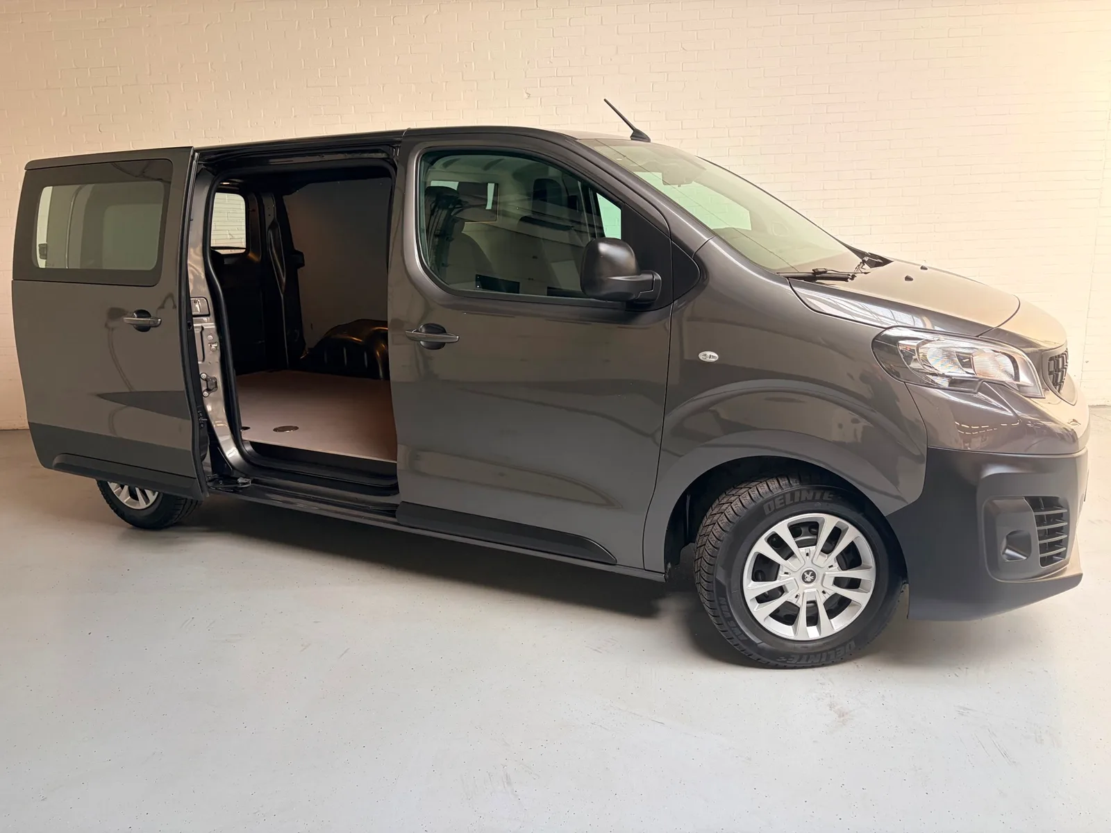 Peugeot Expert (2022) — foto 1