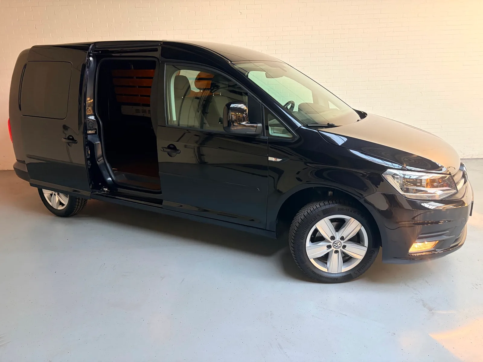Volkswagen Caddy (2017) — foto 1