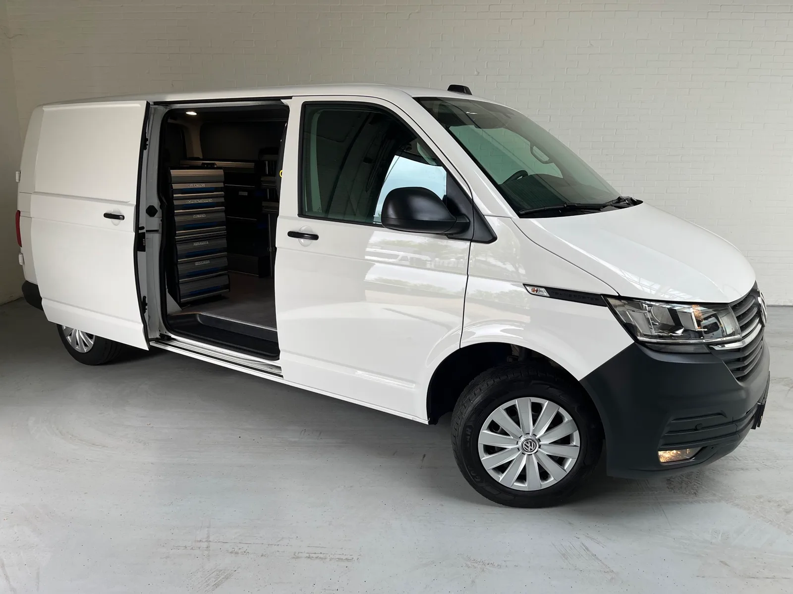 Volkswagen Transporter (2020) — foto 1